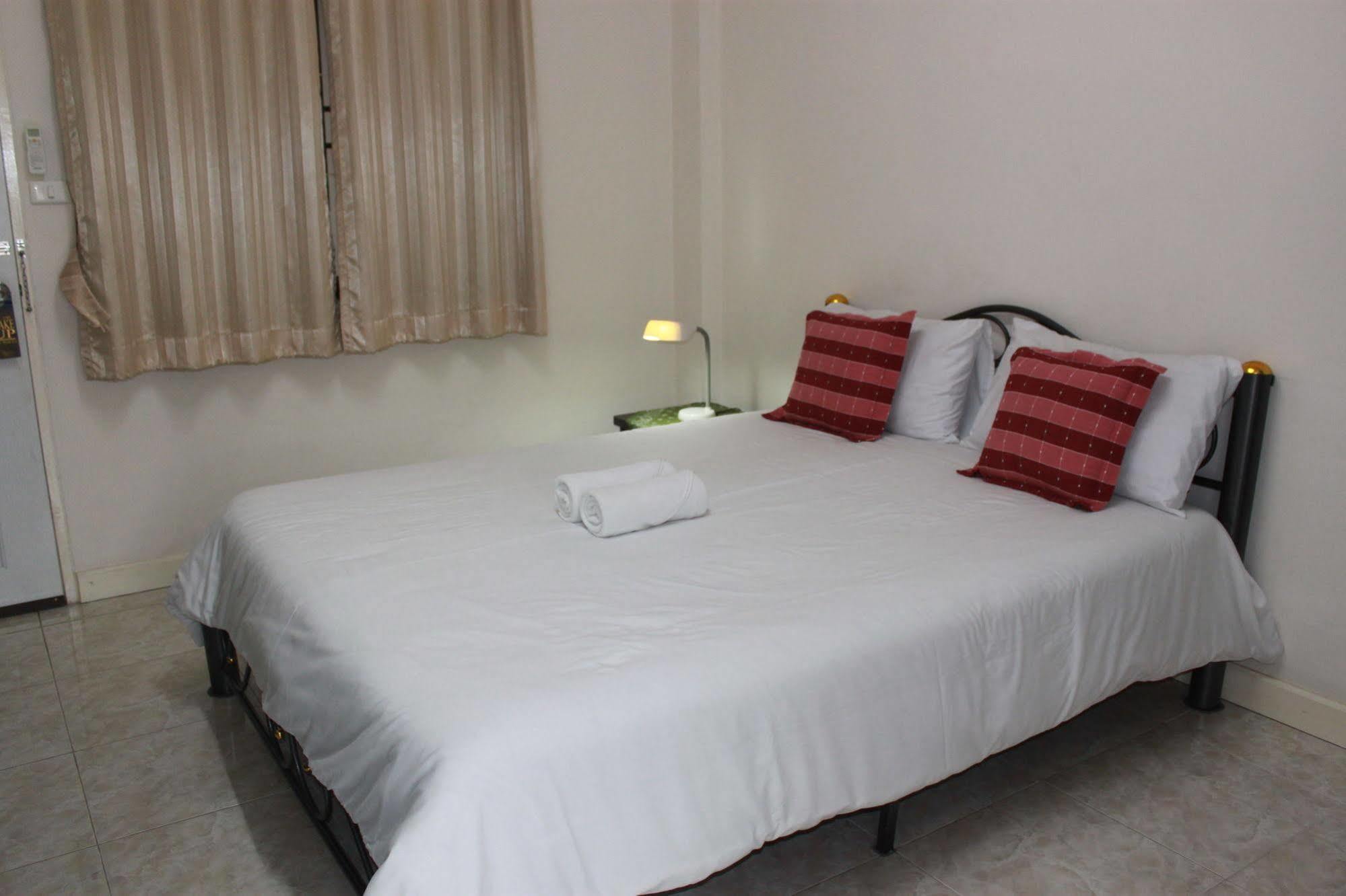 Bunk Boutique Chiangmai Hostel *